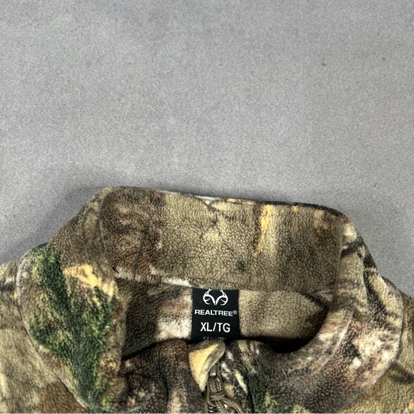 Realtree Camouflage Jacket - Picture 4 of 5